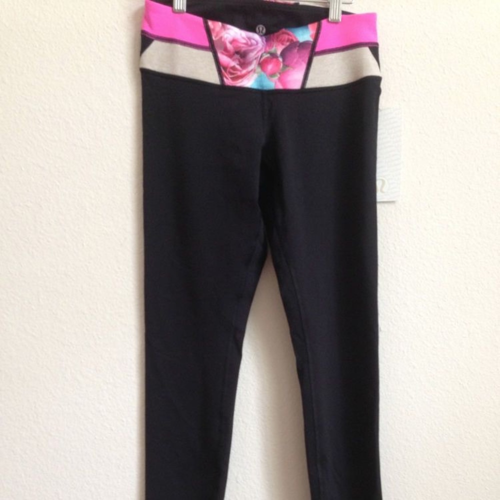 Secret Garden Wunder Under Lululemon Leggings